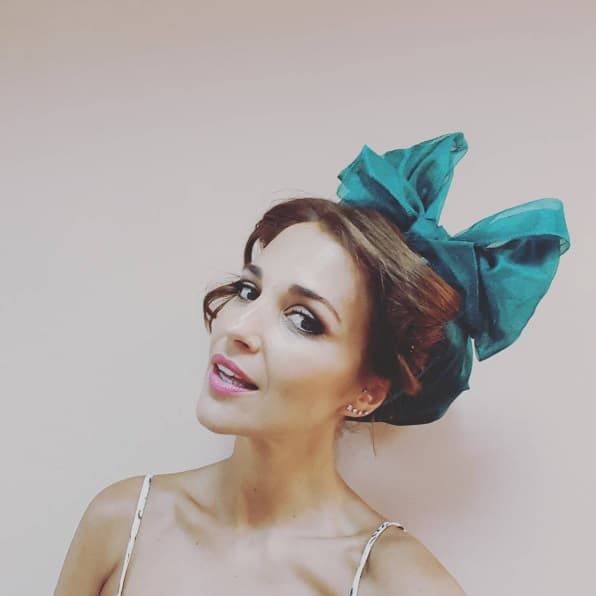 La bella actriz española que llega a la pantalla de UniMás para interpretar a ‘Ana Ribera’ en la serie Velvet, es toda una fashionista. Mira nada más como nos muestra su colección privada cada día en Instagram.