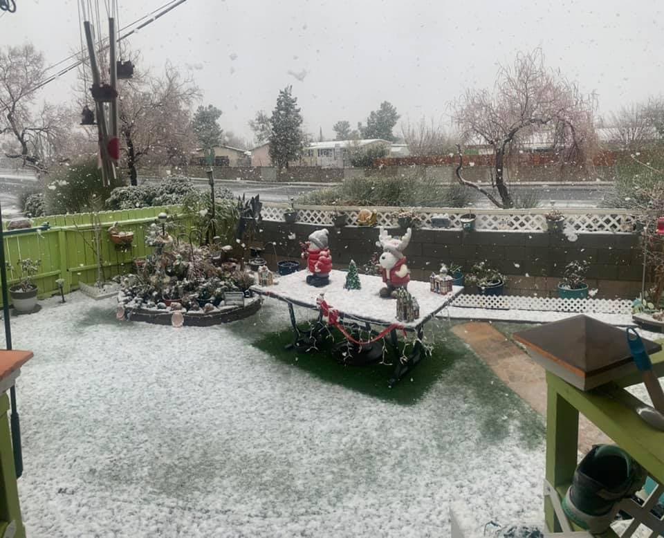 "Un saludo desde Victorville, California", escribió Beky Mtzz.