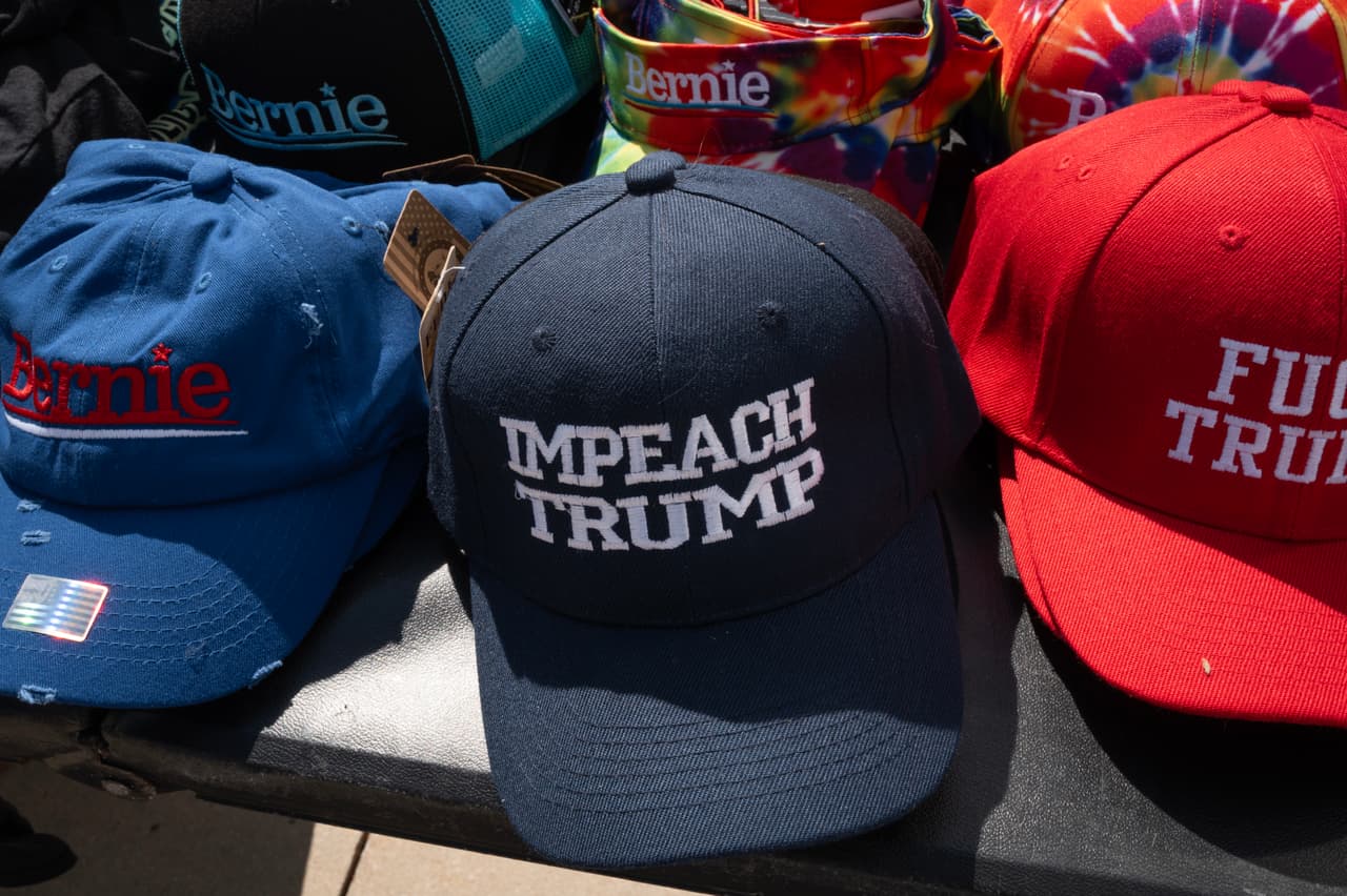 A nivel estatal, voces como las de los senadores Dick Durbin y Tammy Duckworth advirtieron que un despliegue de la Guardia Nacional en Chicago sería un acto autoritario.
<b>“Esto no hace al país más fuerte; solo distrae a los militares de su misión real”,</b> dijo Duckworth.