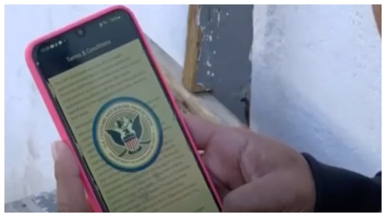 Migrantes que entraron a EEUU con CBP One reciben notificación para abandonar el país