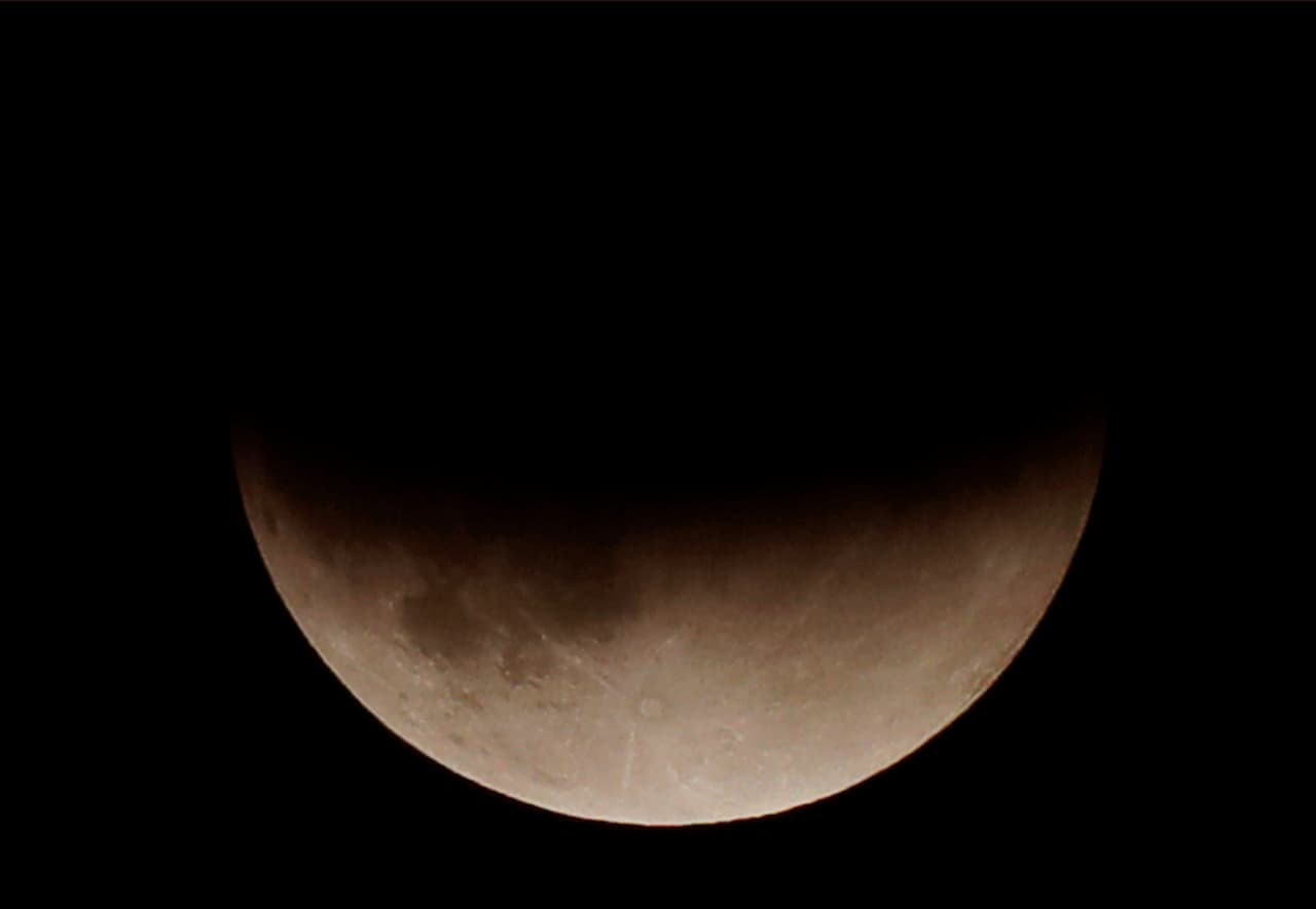 ¿No verás fuegos artificiales este 4 de julio? No importa, la Luna nos regalará un eclipse