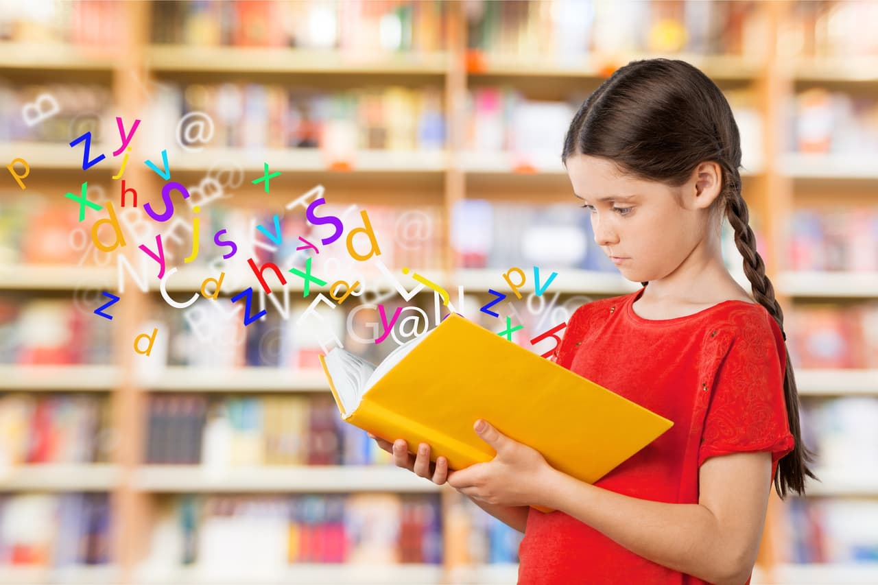 Las bibliotecas son lugares ideales para que los niños se enamoren de la lectura. Es tanta la variedad de temas que ahí podrán descubrir lo que realmente les interesa.