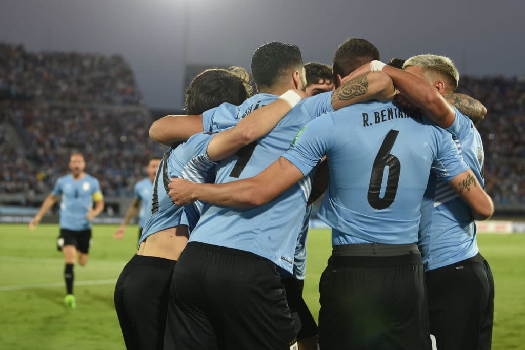 Venezuela no sabe ni por dónde vaen los goles y Uruguay asegura los puntos con un contundente 4-1.