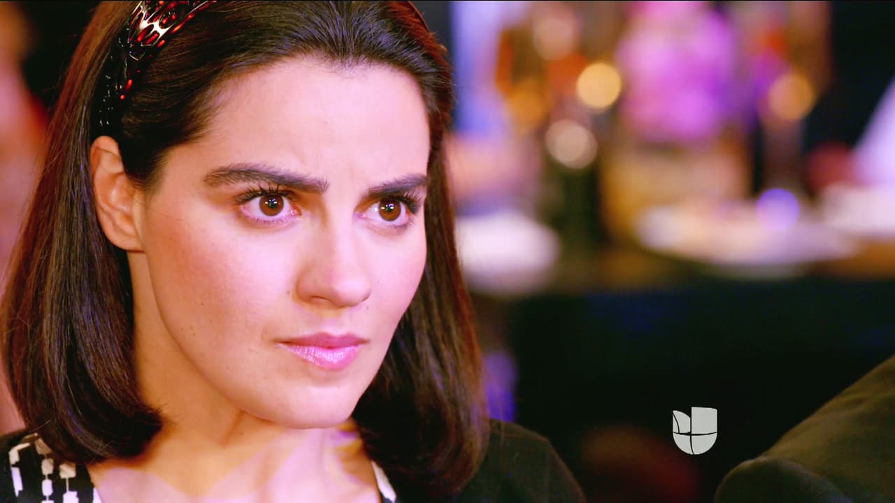 Estás lleno de despecho por la próxima boda entre Alicia y Alex.