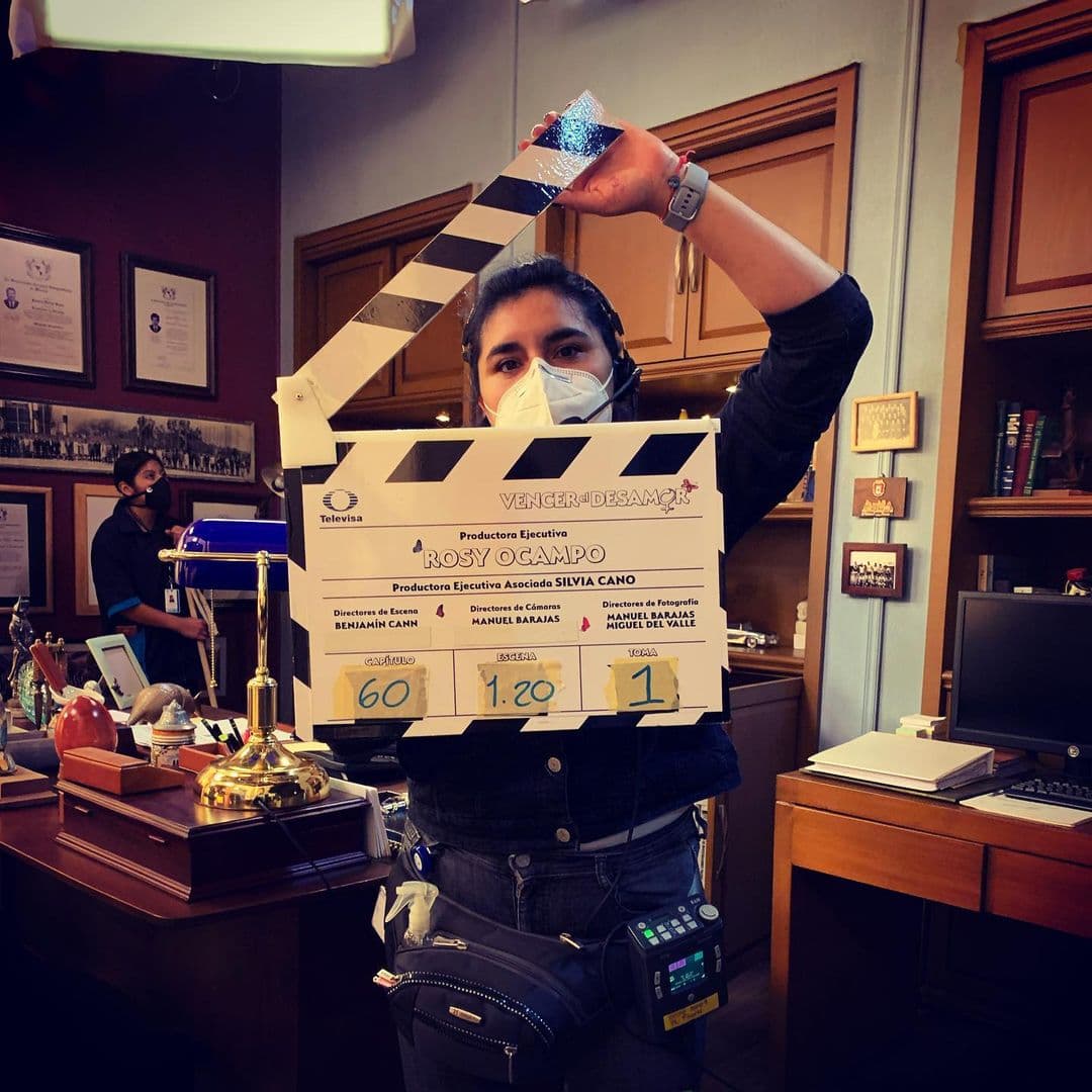 Como el resto de las producciones de Televisa, esta historia sigue los más estrictos protocolos sanitarios para evitar el contagio. La telenovela logró sortear la pandemia durante cuatro meses.