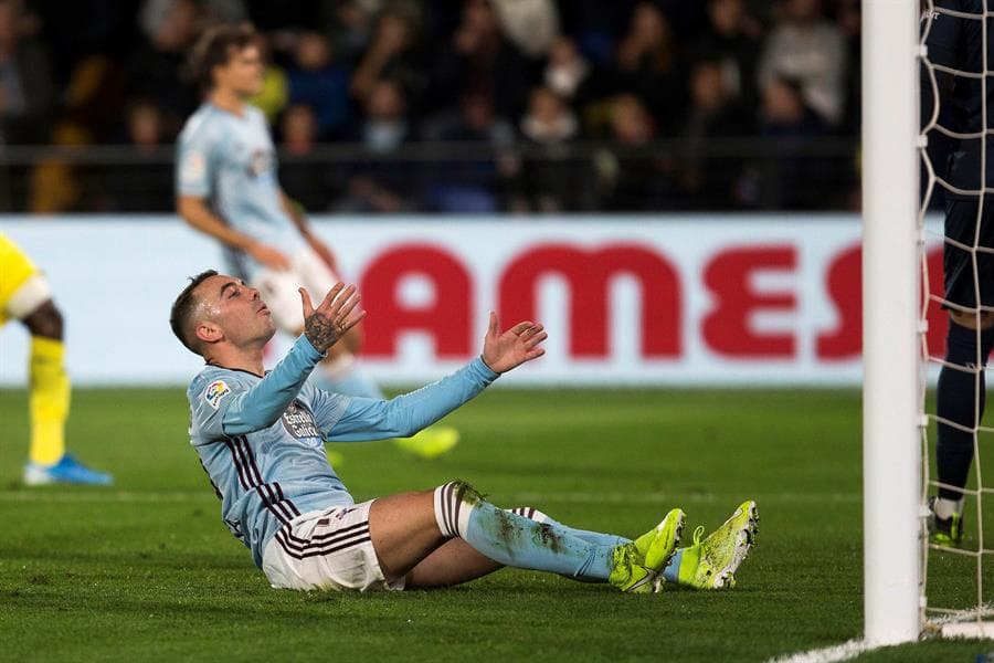 El delantero del Celta, Iago Aspas, se lamenta de una ocasión fallada durante el encuentro correspondiente a la jornada catorce.
