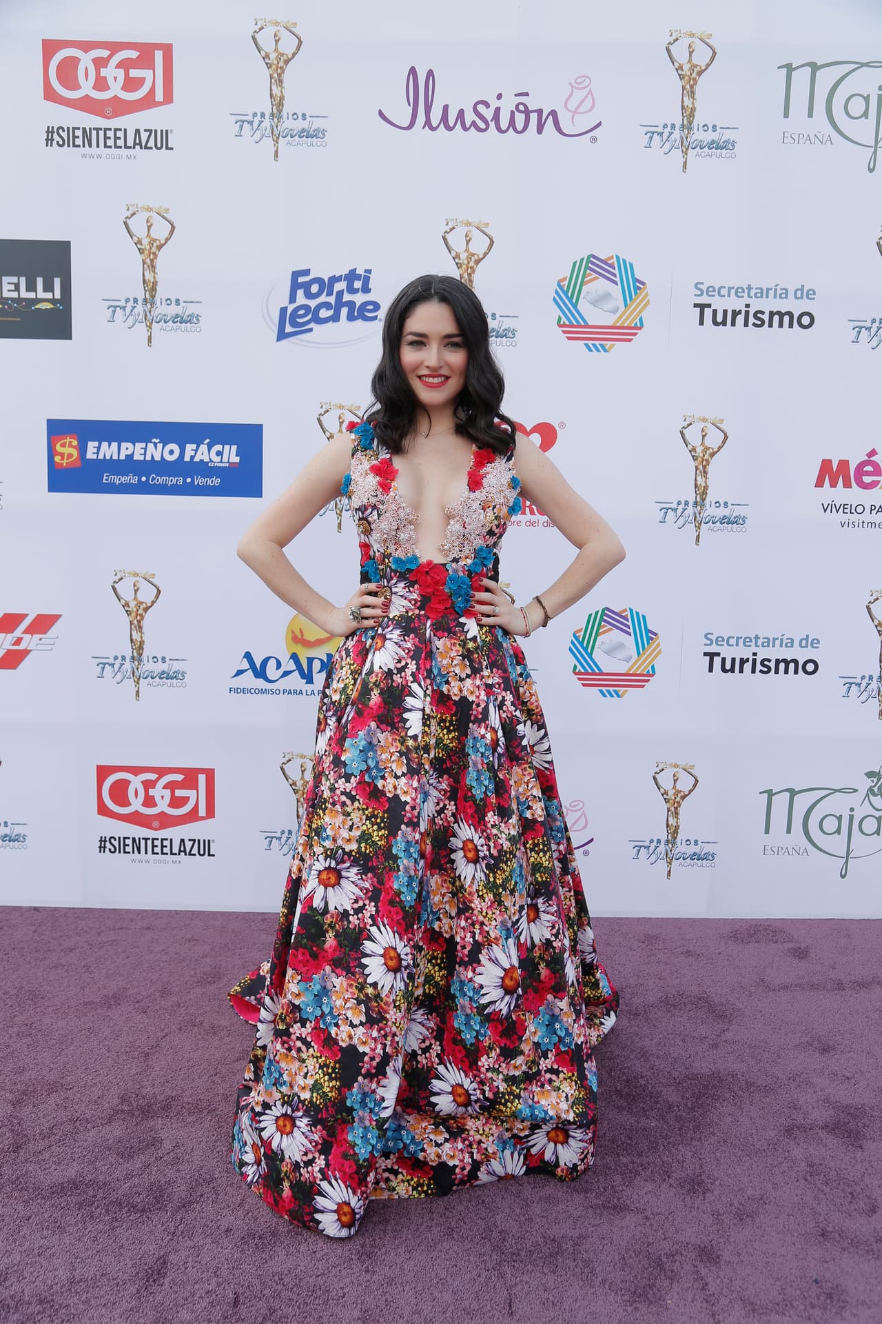 ¿Te gustó el outfit de Wendy Gonzalez?, es un vestido súper juvenil, muy alegre que resaltó su belleza.