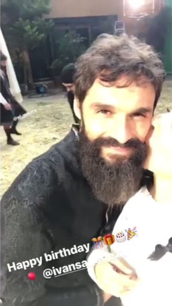 Por supuesto que
<b><a href="http://www.univision.com/temas/ana-brenda-contreras">Ana Brenda</a></b> no faltó a la convivencia y fue quien más apapachó al cumpleañero.