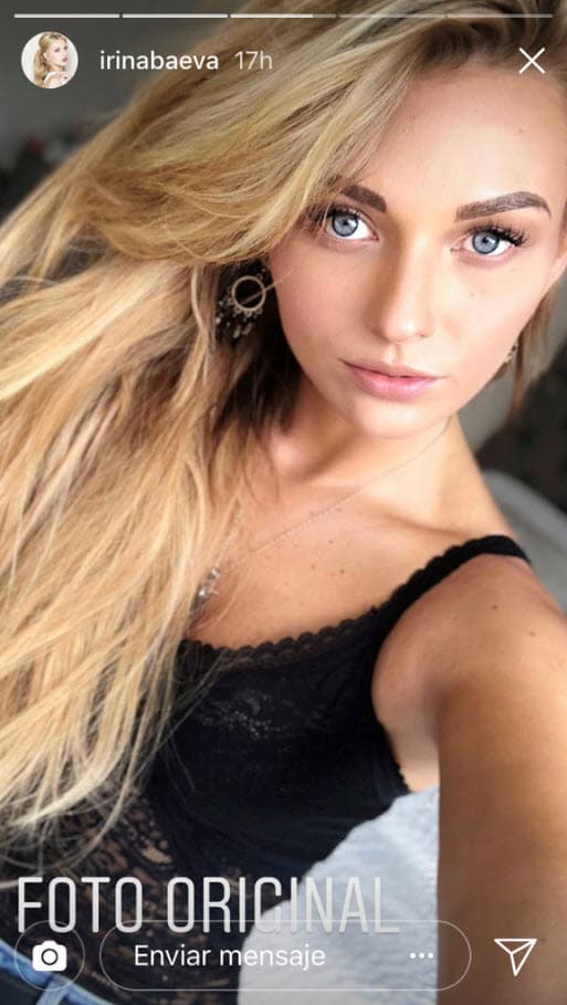 <b><a href="https://www.univision.com/entretenimiento/irina-baeva-junto-a-gabriel-soto-estas-son-las-razones-por-las-cuales-la-actriz-rusa-decidio-participar-en-la-obra-de-teatro-video">Irina</a></b> volvió a subir la fotografía para demostrar que no estaba editada: "Y para todos los demás que dicen que luzco, según ellos, irreconocible y que la foto está demasiado editada, les voy a subir a continuación la foto original para que con su lupa se cercioren de que sí soy yo".