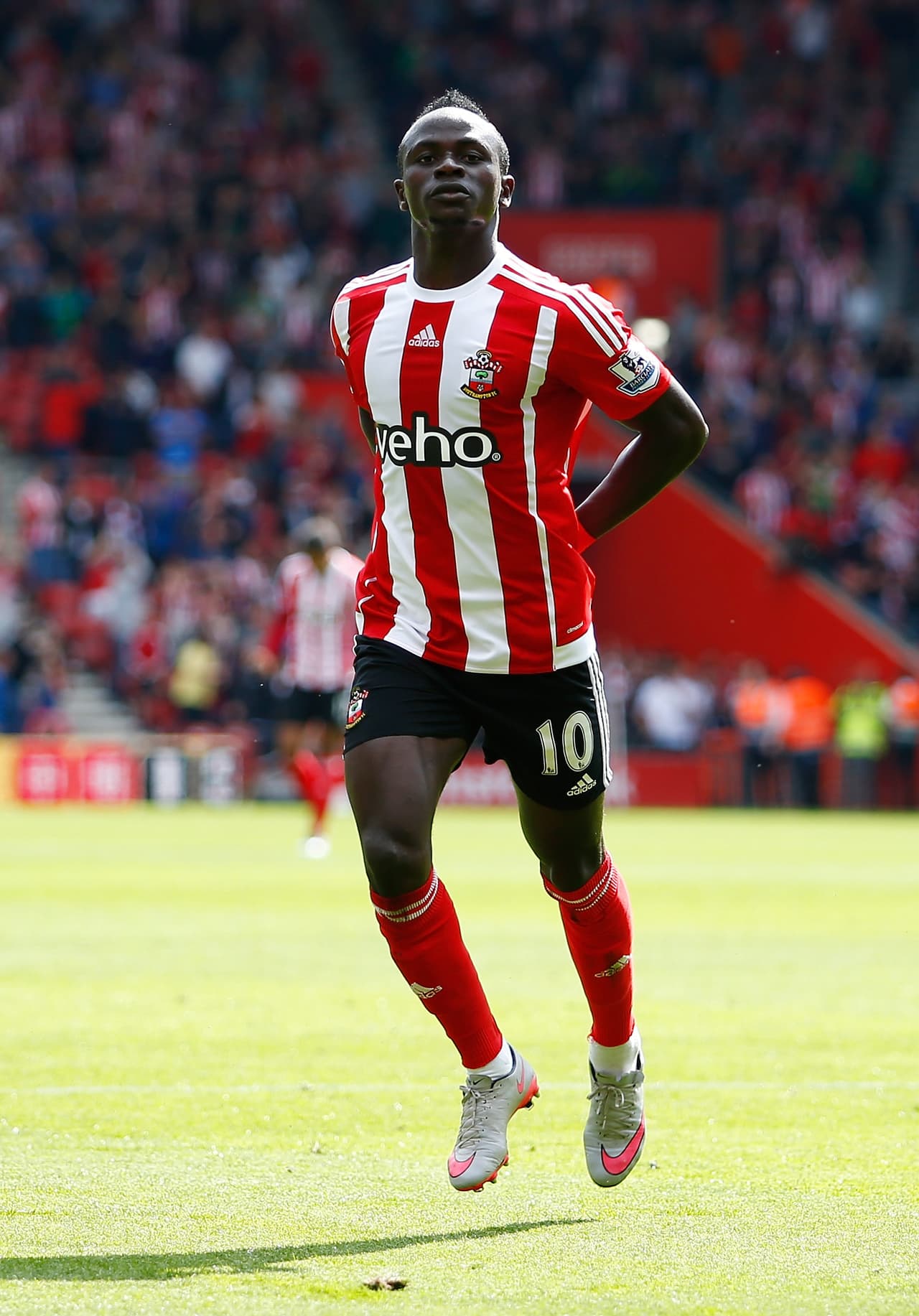 El delantero senegalés Sadio Mané pasó del Southampton (ING) al Liverpool (ING) por 41.000.000 de euros.