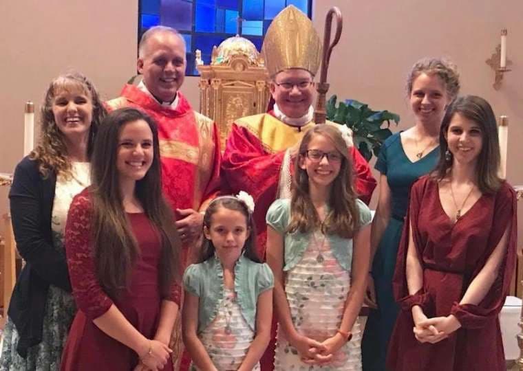 Un cura casado y con cinco hijas, la historia de conversión de Drake McCalister