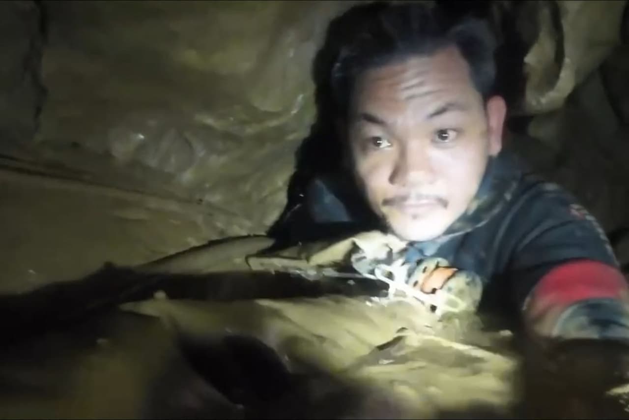 Los aldeanos entraron en la cueva para buscar yacimientos de oro, según informes. Bounphong Khammanyvong, un funcionario local de Longcheng