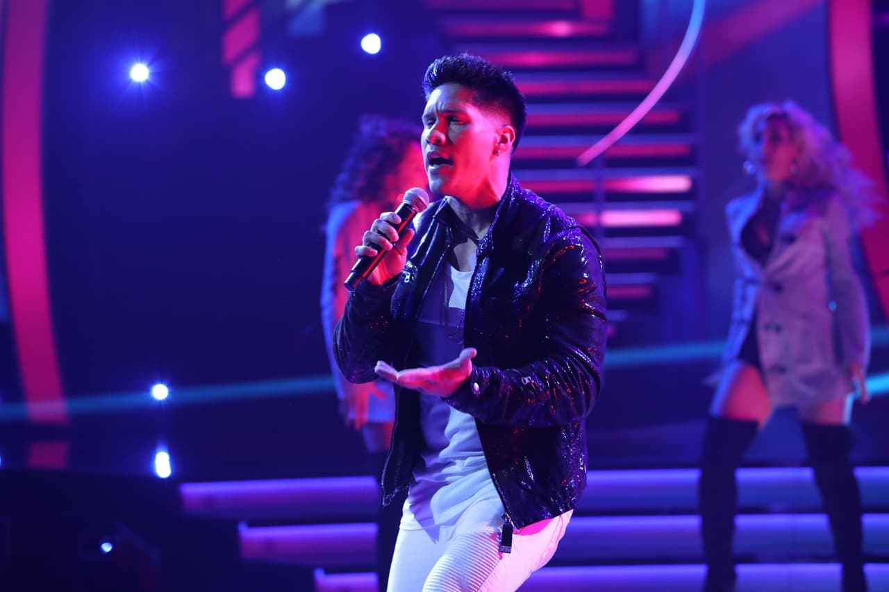 El invitado musical de la noche fue Chyno Miranda, que deleitó al público con su sencillo 'Quédate conmigo'.