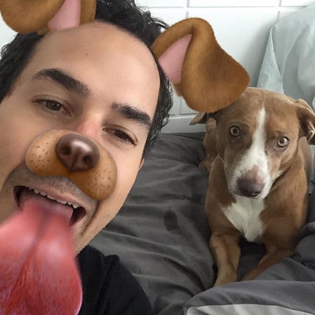 Si algo nos encanta de Carlos Calderón es su sentido del humor.