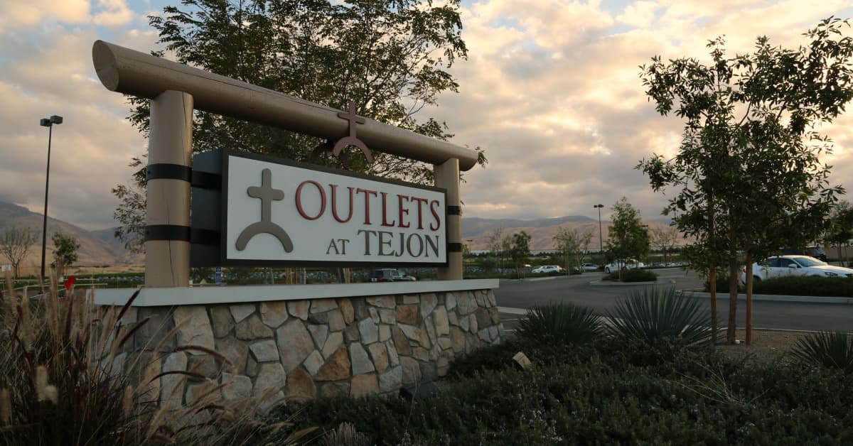 Comercios reanudan actividades: lo que debes saber antes de volver a Outlets at Tejon