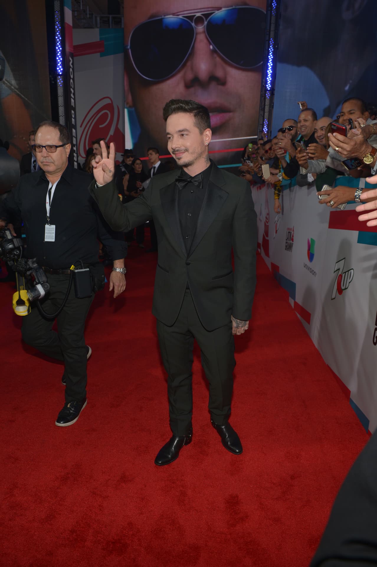 J Balvin les hizo segunda...