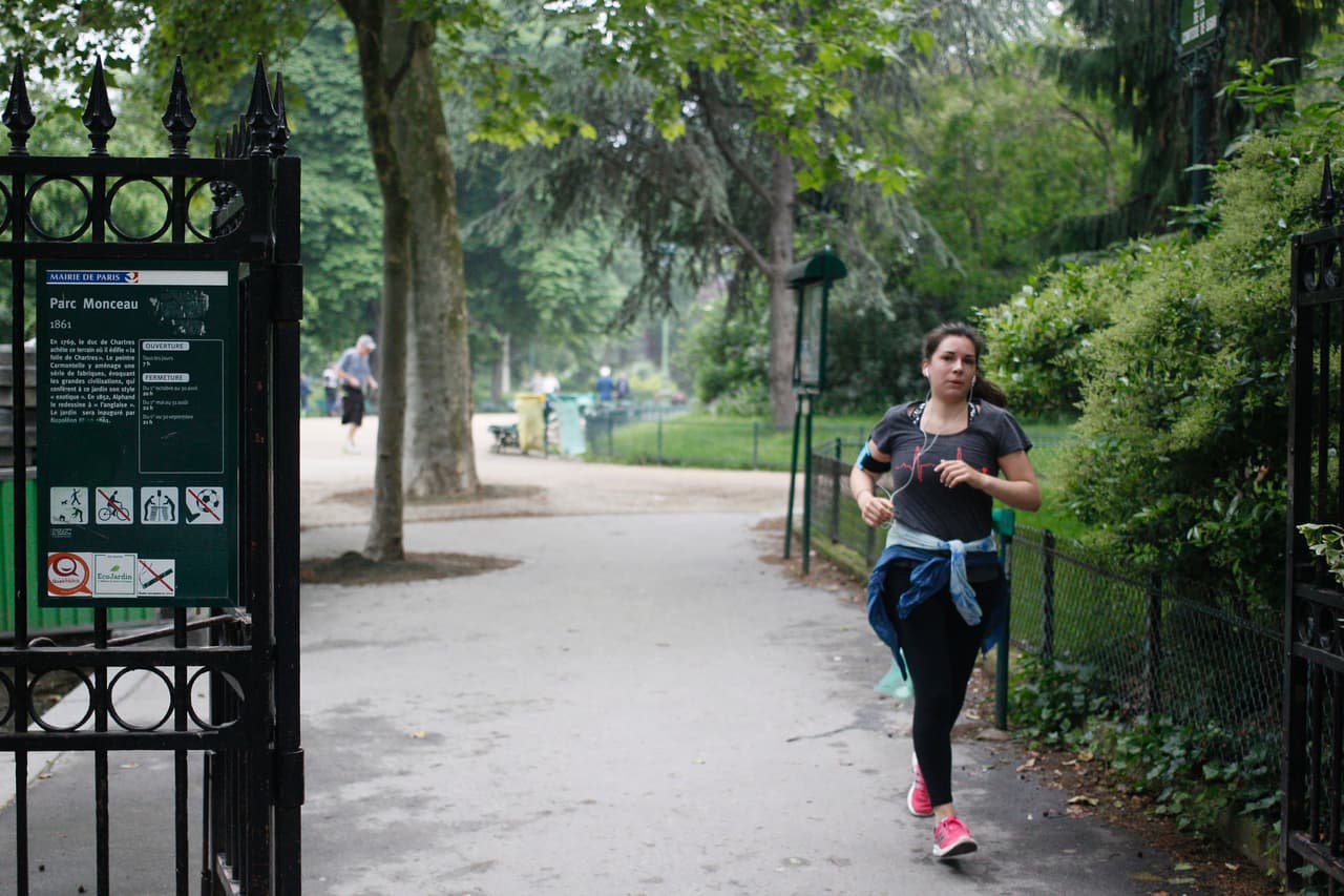 La cintura tiende a ensancharse y el cuerpo pierde masa muscular y gana grasa.
<b><a href="https://www.univision.com/noticias/salud/ejercicio">El ejercicio físico</a> siempre es una buena herramienta para mantener el bienestar</b>.