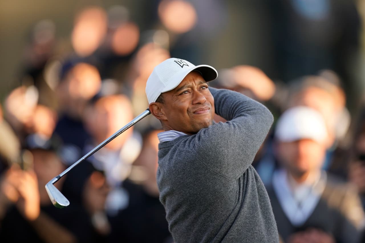 Stephen Curry, Kevin Durant, Tiger Woods, Kirk Cousins y Carson Wentz, completan el top 10 del conteo de Forbes, generando entre 59.1 y 74.4 millones de dólares cada atleta.