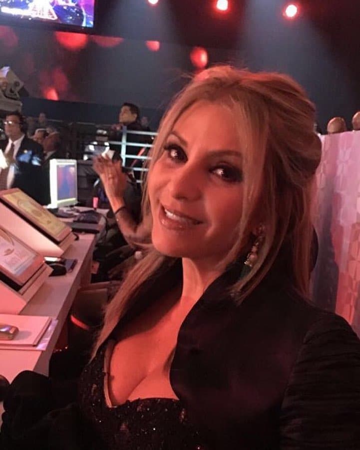 Para los fans de la que fuera protagonista de exitosas telenovelas como
<b>'Cadenas de amargura'</b> no han pasado desapercibidos los rasgos físicos similares que tienen y en las redes sociales las han comparado.