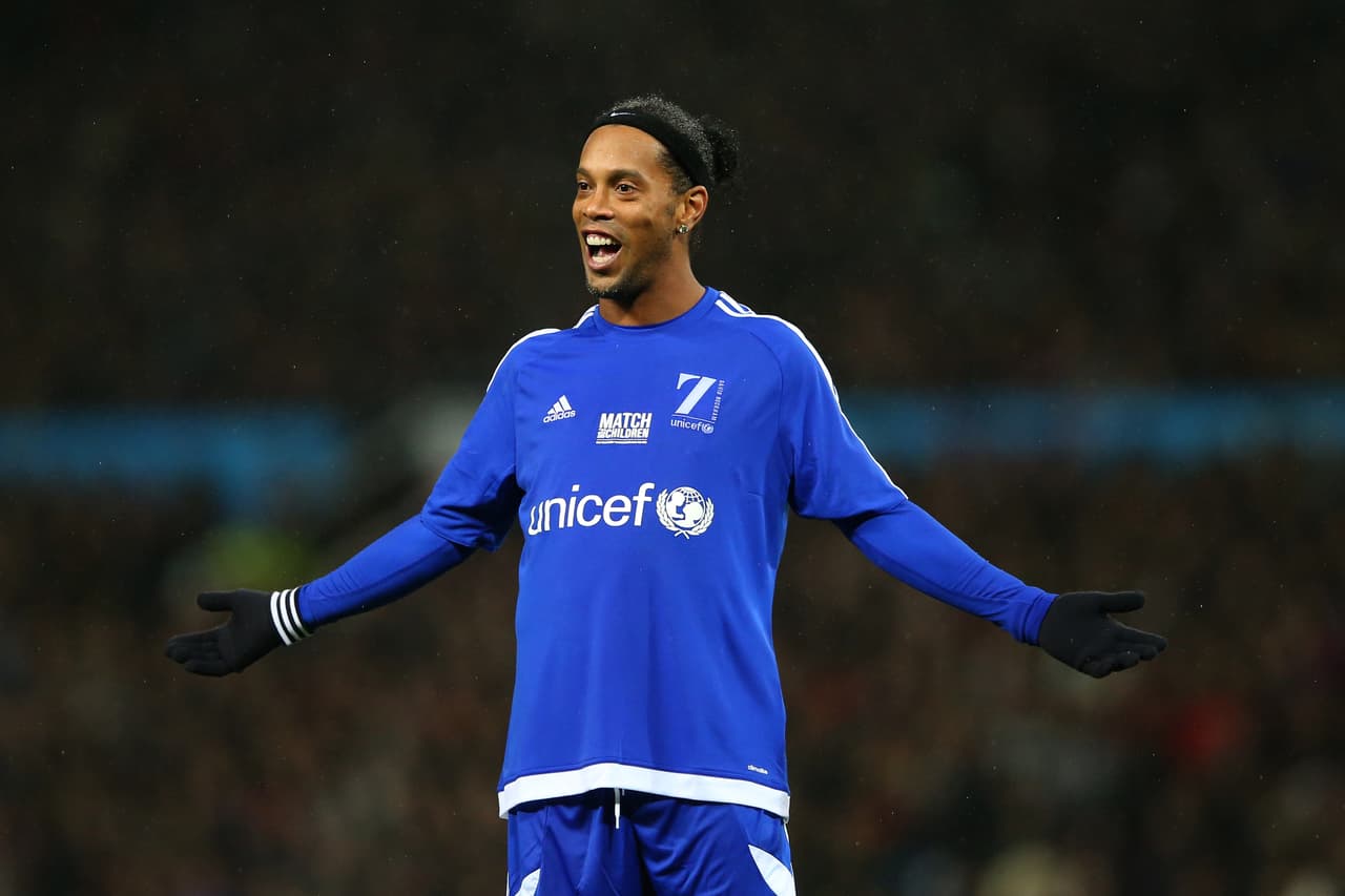 Ronaldinho, Figo, Deco, Shevchenko y Gerrard en juego de estrellas en Kuwait