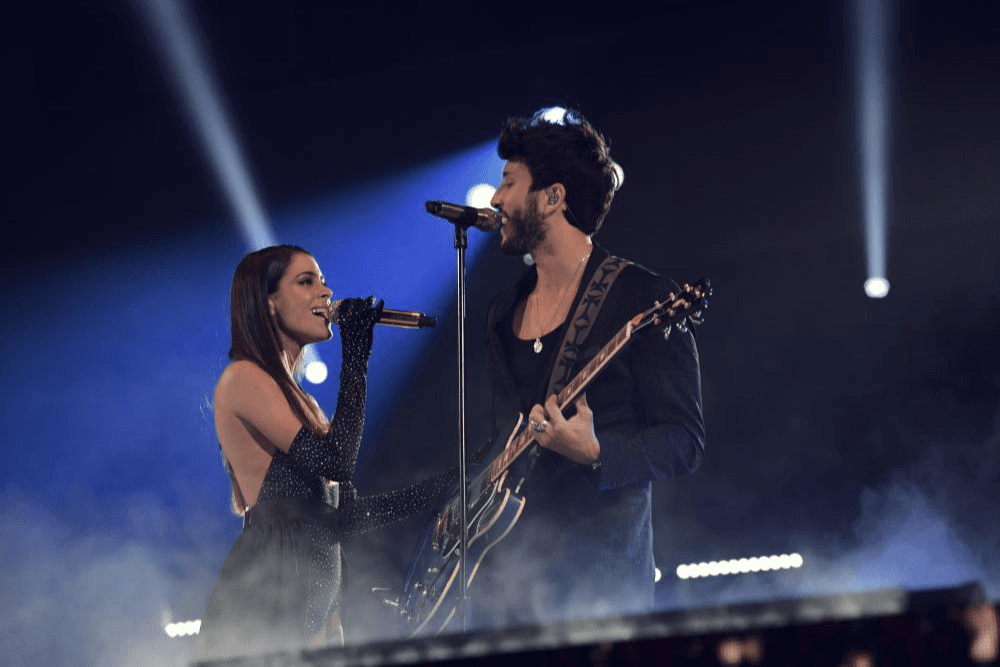 Entre el colombiano y la argentina había una gran química y la lograron transmitir también en el escenario de Premios Juventud 2019. Ellos le pusieron romance a la noche cantando juntos el tema 'Cristina'.