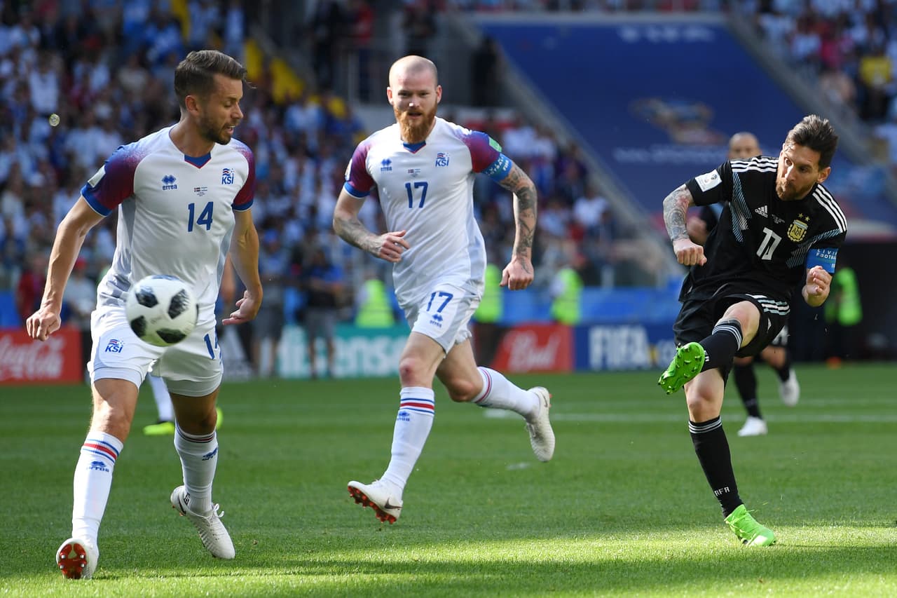 A pesar de la marca en su contra, Messi tuvo una oportunidad de remate al minuto 22 del primer tiempo.