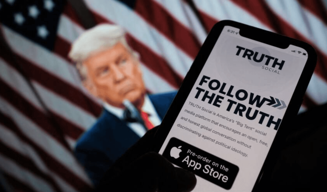 Asociaciones de libertad de expresión demandan a Donald Trump por vender acceso preferencial a publicaciones de Truth Social