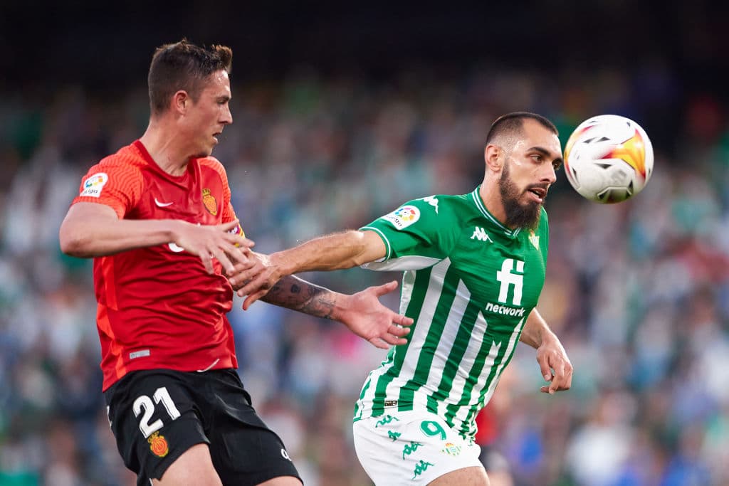 Real Betis suma un triunfo en casa ante Mallorca, con marcador de 2-1 durante la J25 en La Liga. Alexandre Moreno Lopera (25’) y Willian José, de penalti (83’), le dan el triunfo sobre la única anotación por parte de Vedat Muriqi al 75’; Lainez y Guardado fueron convocados para el encuentro.