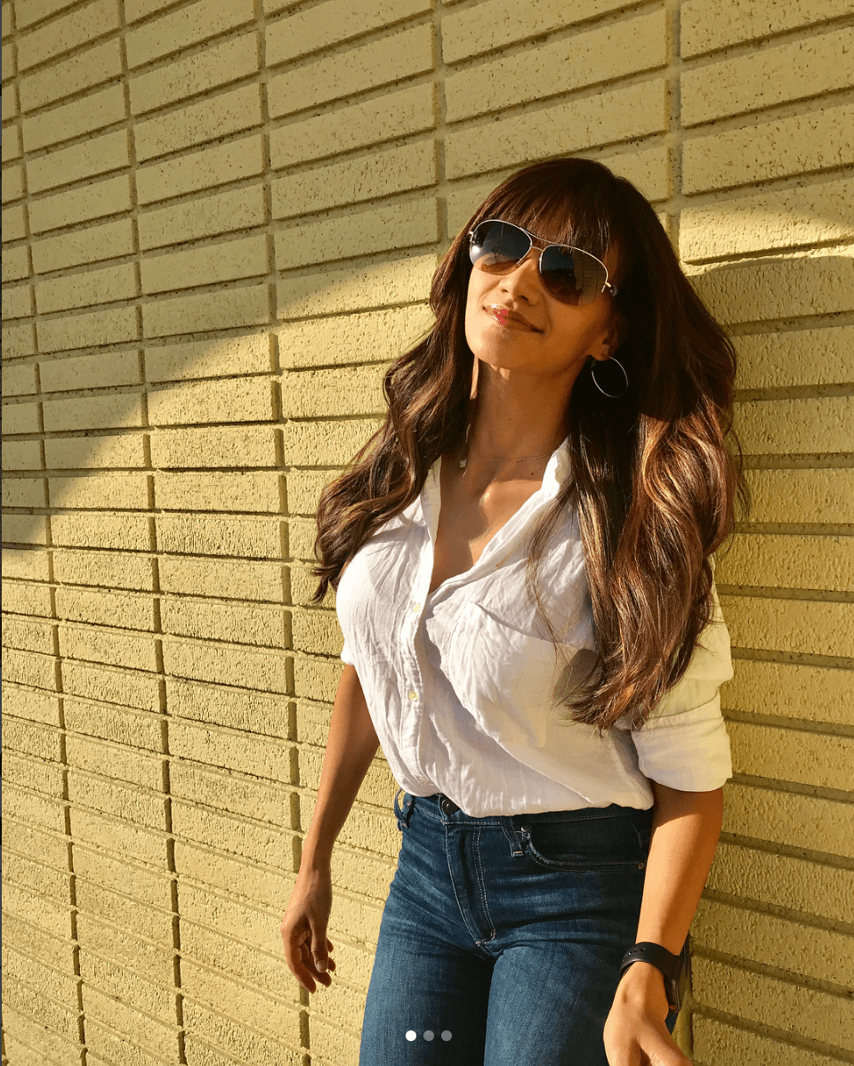 Argelia sale con mucho estilo de los estudios de Uforia.