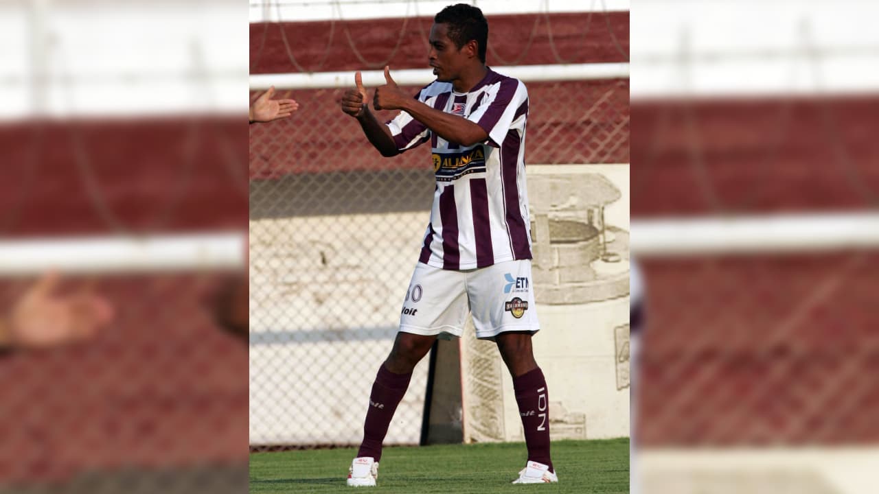 Los conjuntos que no extrañarás de la Segunda División | Estos son los equipos que no recordabas de las desaparecidas Primera A y Ascenso MX. | Petroleros de Salamanca | Permanecieron en los corazones de la afición de 2005 a 2009. Eventualmente se mudaron a La Piedad, Michoacán.