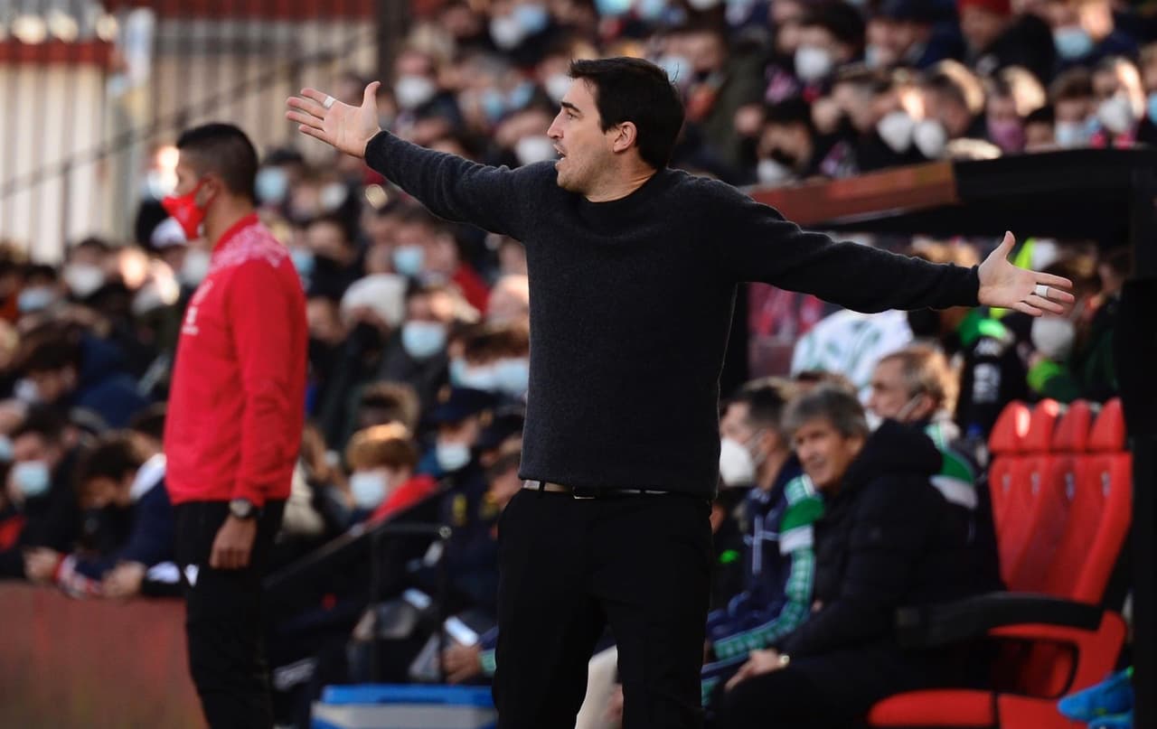 Rayo Vallecano le empata al Real Betis 1-1 durante la J 20 en La Liga. Sergio Canales ponía a los béticos arriba al 45'+2', pero fue Iván Balliu al 70' quien igualó el marcador y permitió que se repartieran puntos. Andrés Guardado ingresó al 39', mientras que Diego Lainez estuvo en la banca.