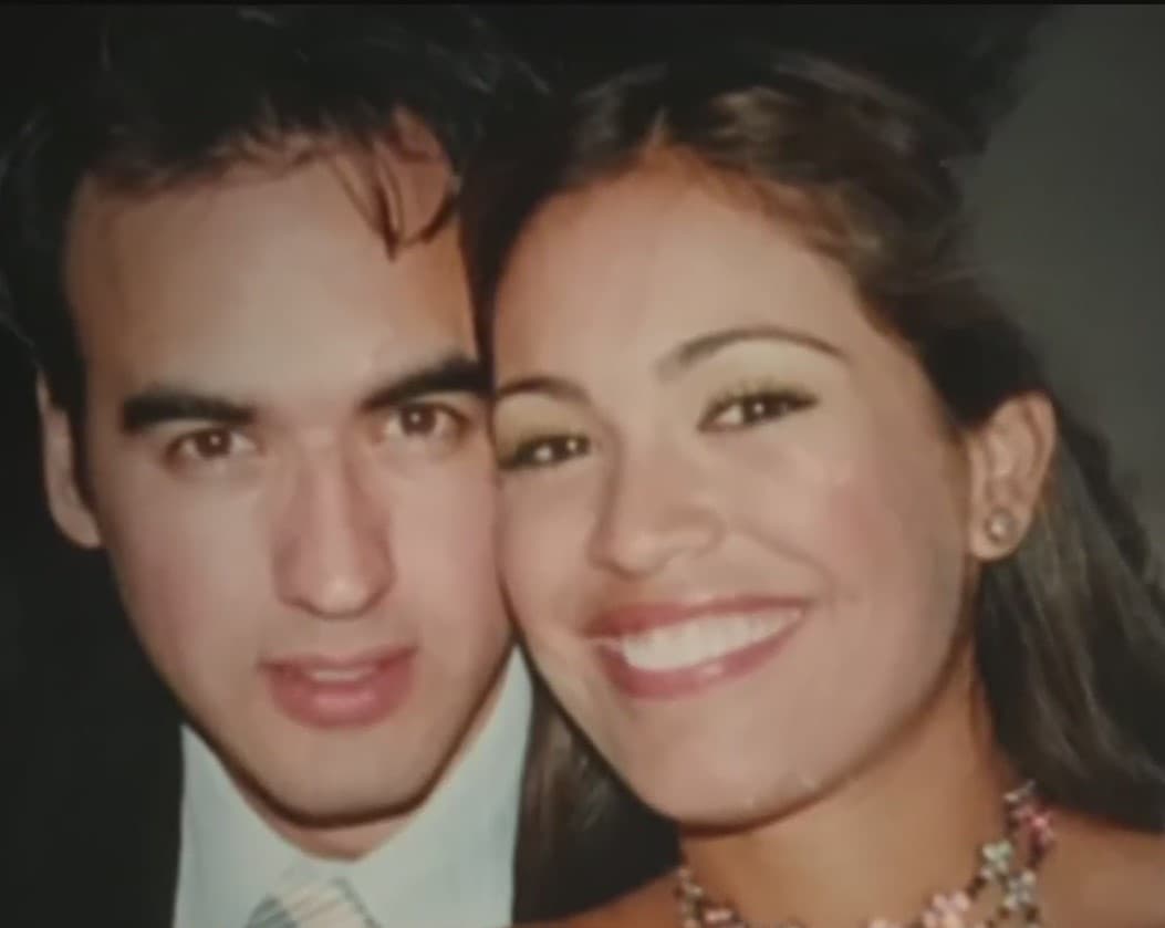 Karla Martínez tiene 14 años de casada con Emerson Peraza, ellos se conocieron cuando eran estudiantes universitarios en El Paso, Texas.