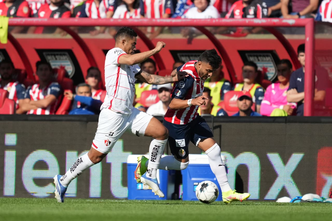Con un gol solitario de Julián Quiñones el Atlas se llevó una edición más del Clásico Tapatío ante Chivas.