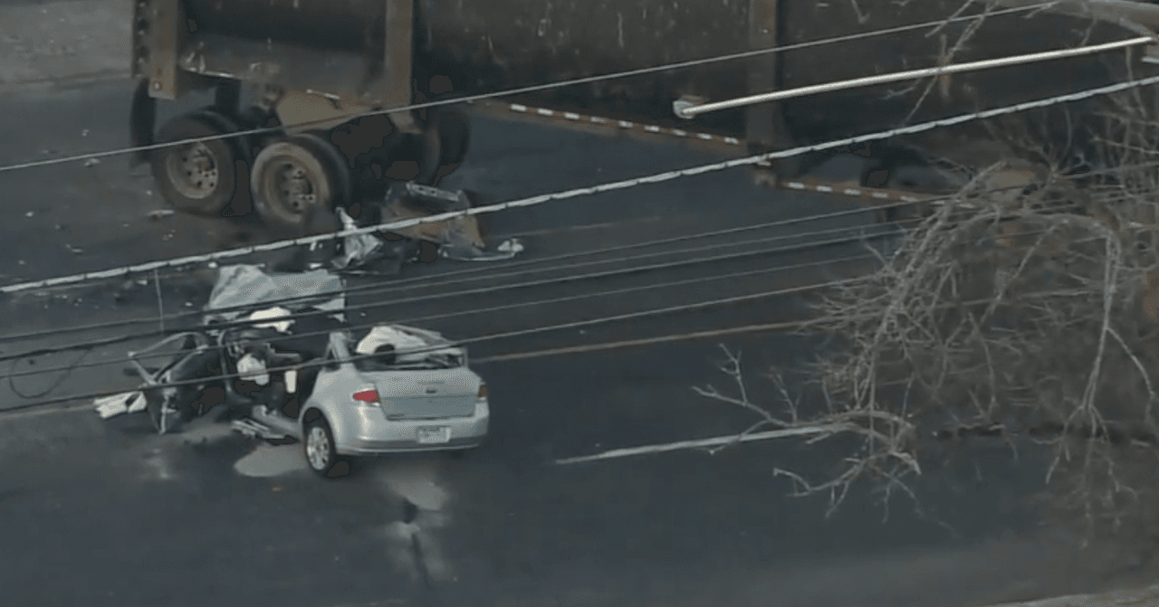 La vía estuvo cortada hasta alrededor de las 12:30 horas.