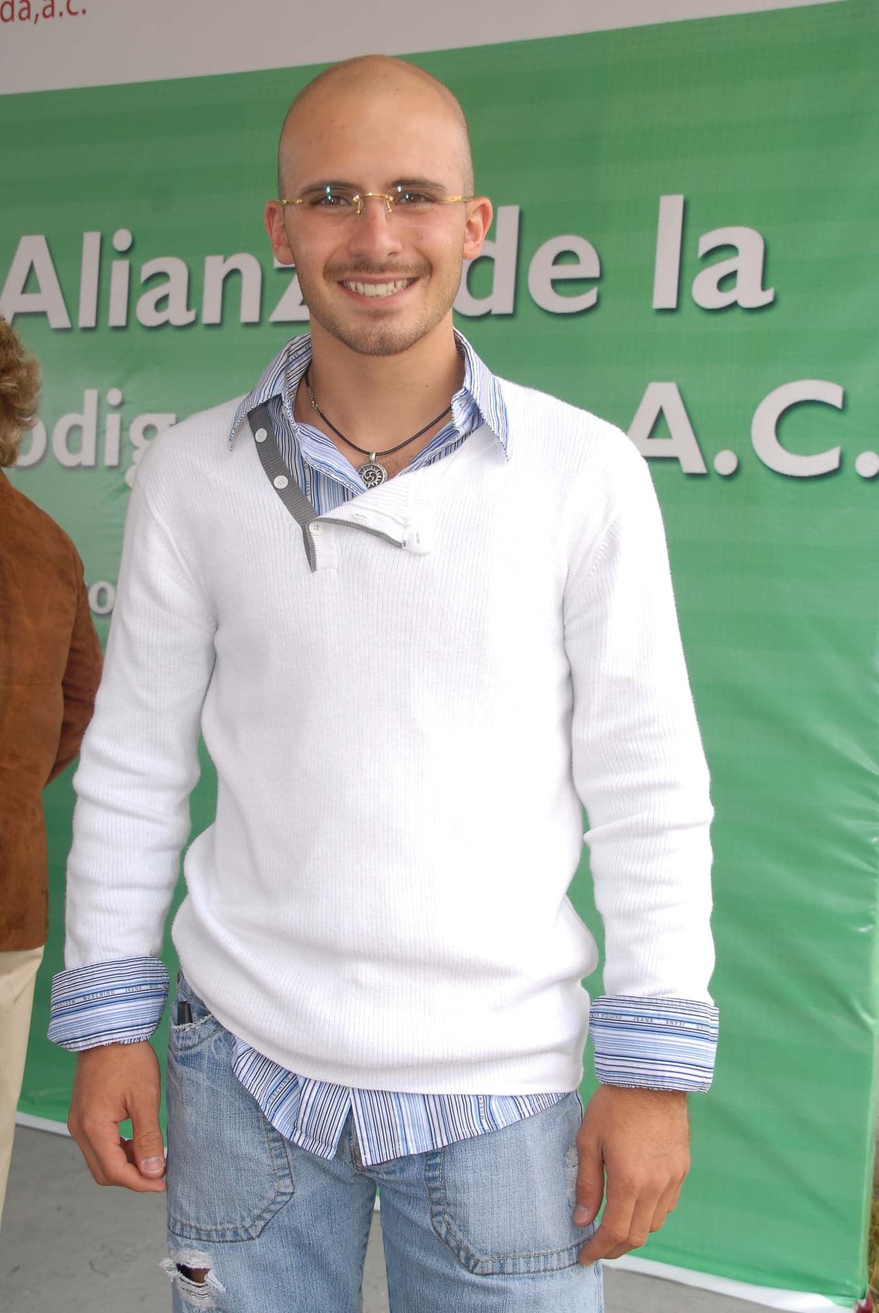 "Han tratado de resolver, han tratado de aguantar lo más posible los sueldos, pero
<b><a href="https://www.univision.com/shows/despierta-america/manuel-landeta-celebra-44-anos-de-carrera-reencontrandose-con-un-personaje-que-interpreto-hace-casi-30-video" target="_blank">están llegando a un límite</a></b>", narró.
<br>