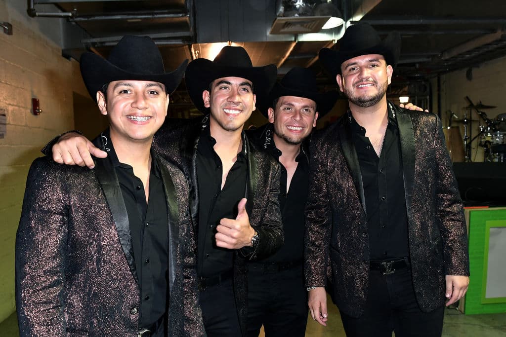 Calibre 50 lograron los premios de canción norteña del año por 'Mitad y mitad' y mejor grupo o dúo del año.