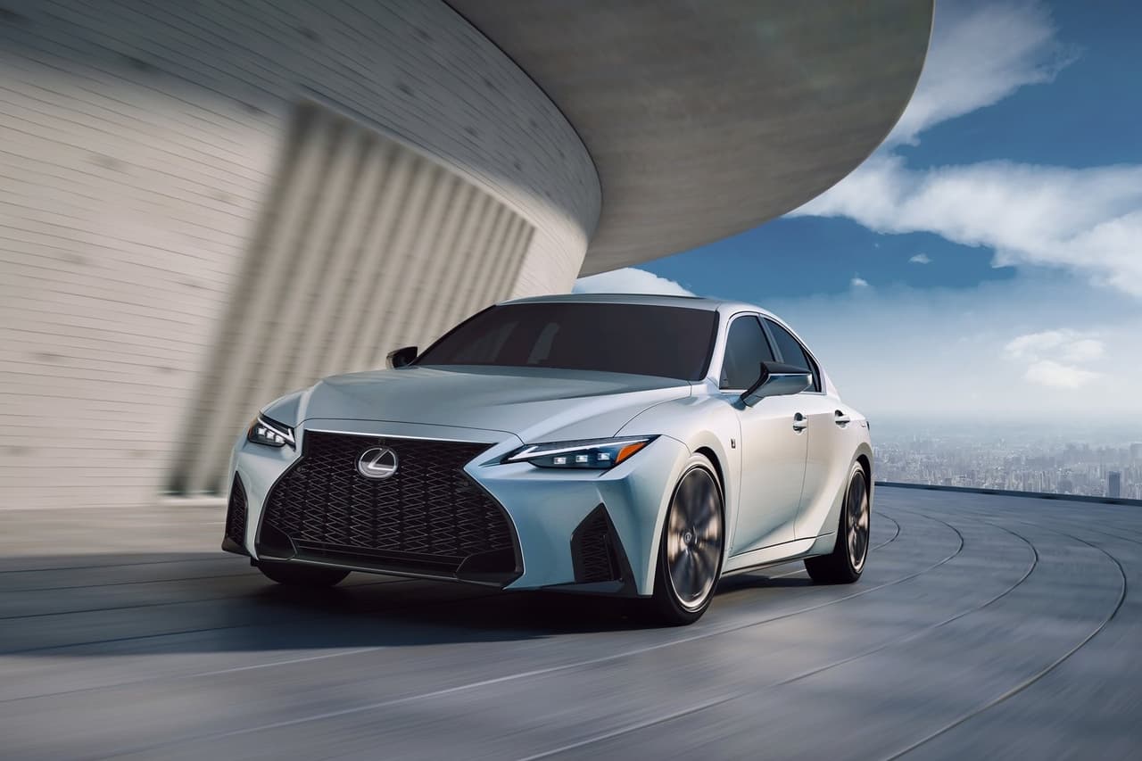 <h3 class="cms-H3-H3"><b>Lexus IS</b></h3>
<br>
<br>
<b>Segmento: </b>carro de lujo de entrada
<br>
<br>
<b>Porcentaje de valor retenido después de 5 años: </b>38.4%