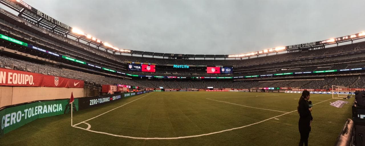 Así se encuentra el ambiente en el MetLife Stadium para el ¡Choque de Gigantes!