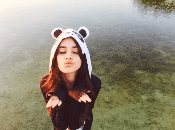 El grupo de fans, Harmonizers, le envió mensajes demostrándole todo su apoyo.