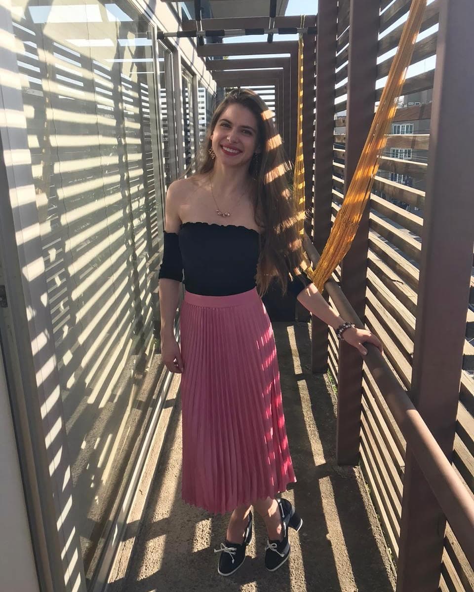 Desde hace mucho la actriz de 25 años de edad le ha dado mayor prioridad a su carrera como cantante y ha promocionado sus canciones en redes sociales. Aunque Daniela no ha dejado de trabajar no ha logrado despegar su carrera.