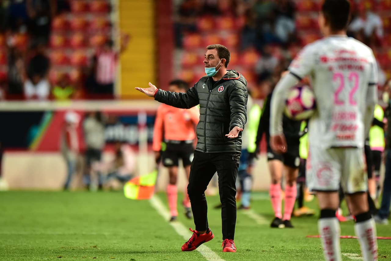 Pablo Guede refuta a reportero después de la derrota de Xolos ante Rayados