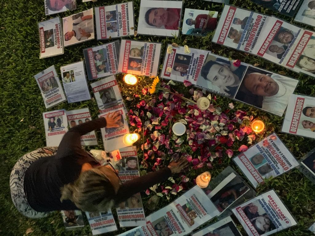 Y entre esos nuevos simbolismos, está la realidad de madres que aún buscan los restos de sus hijos desaparecidos por la violencia que pareciera no tener fin en la ciudad, pese a las promesas de viejos y nuevos líderes políticos de la ciudad.