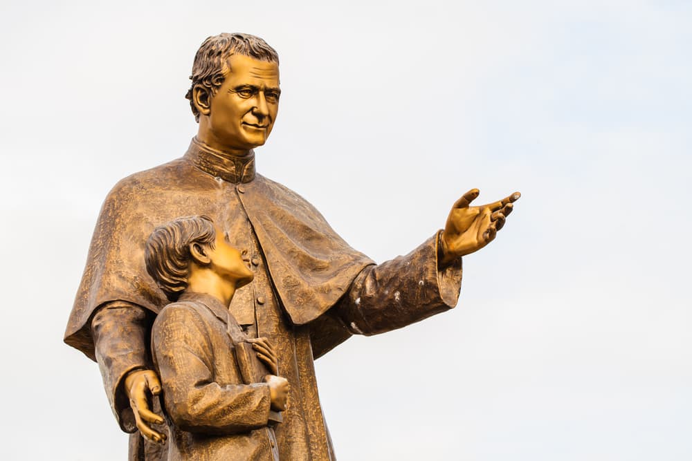 San Juan Bosco, cuyo nombre era Giovanni Melchiorre Bosco, fue un sacerdote, educador y escritor italiano del Siglo XIX.