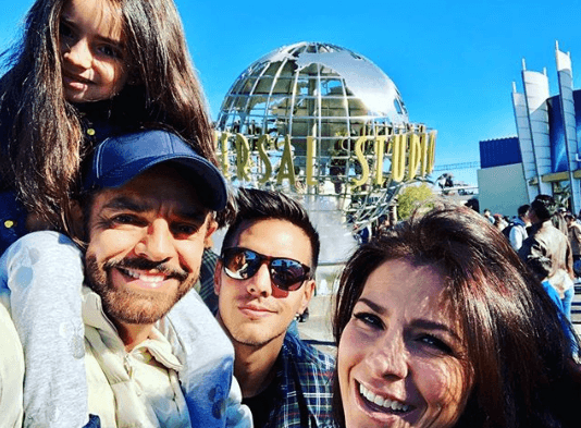Eugenio Derbez, Alessandra Rosaldo, Aitana y Vadhir comenzaron el 2019 en un parque de diversiones en Los Ángeles.