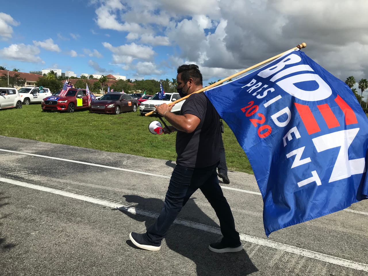 La votación anticipada se extiende hasta el primero de noviembre.