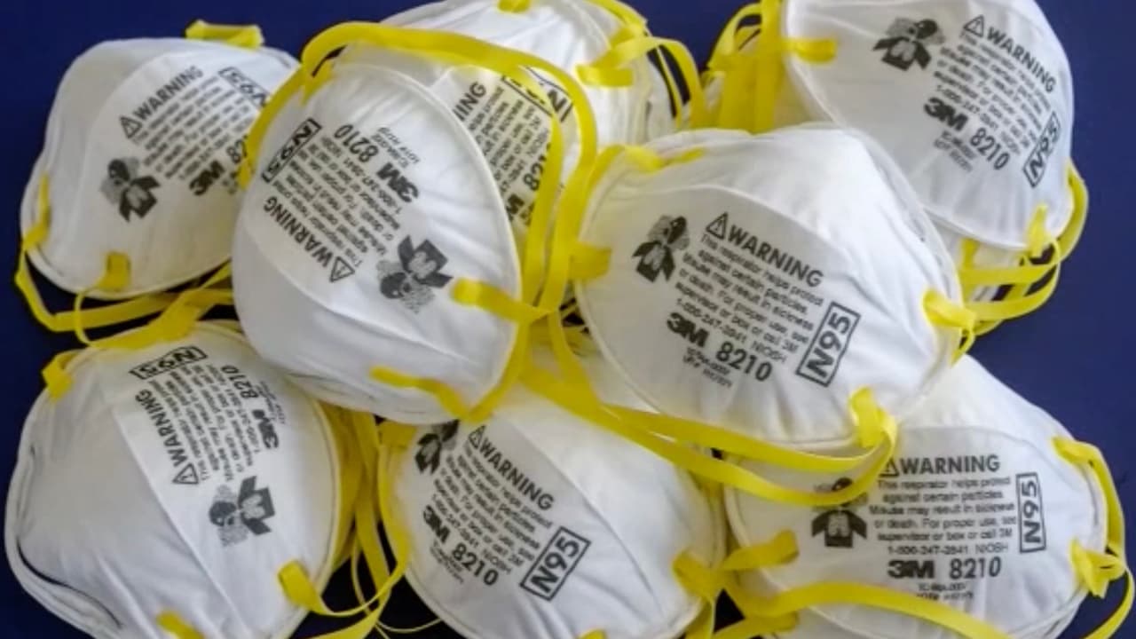 “Las mascarillas no solo te protegen del covid-19 también te sirven para protegerte de otras enfermedades como la influenza”, explicó.