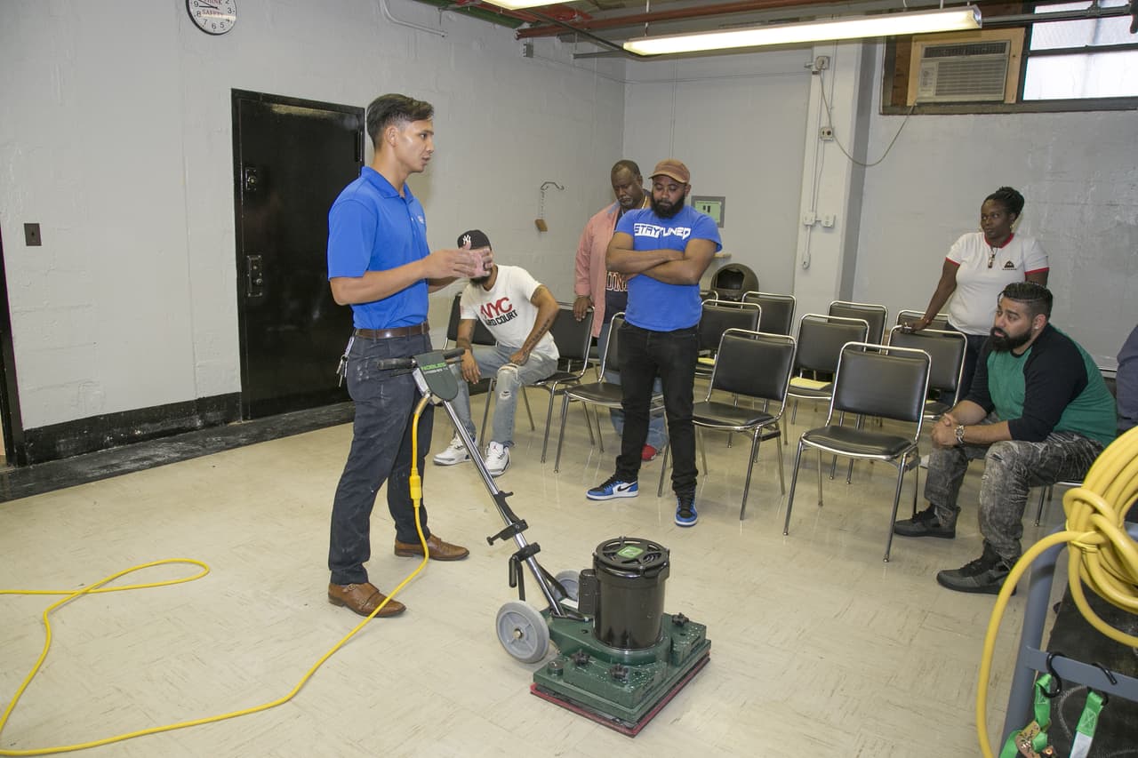 ¿Vives en un edificio de NYCHA? puedes acceder a estas capacitaciones laborales gratuitas