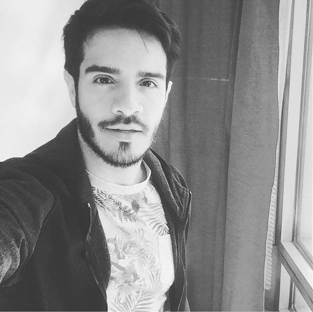 En 2015 fue invitado a cantar el Himno Nacional de Estados Unidos y el tema 'God Bless America' en el Estadio Dodgers de Los Ángeles.