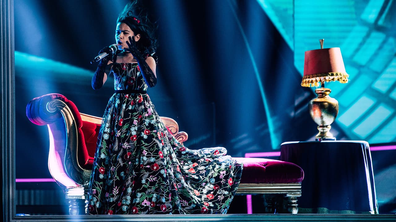 En uno de sus reclamos Valeria le cuestiona a Lupe el por qué no ha visto cambios en sus presentaciones, si para cada show ha tratado de mejorar.