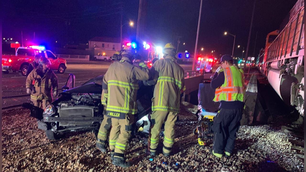 Cierran intersección de Phoenix tras accidente de auto